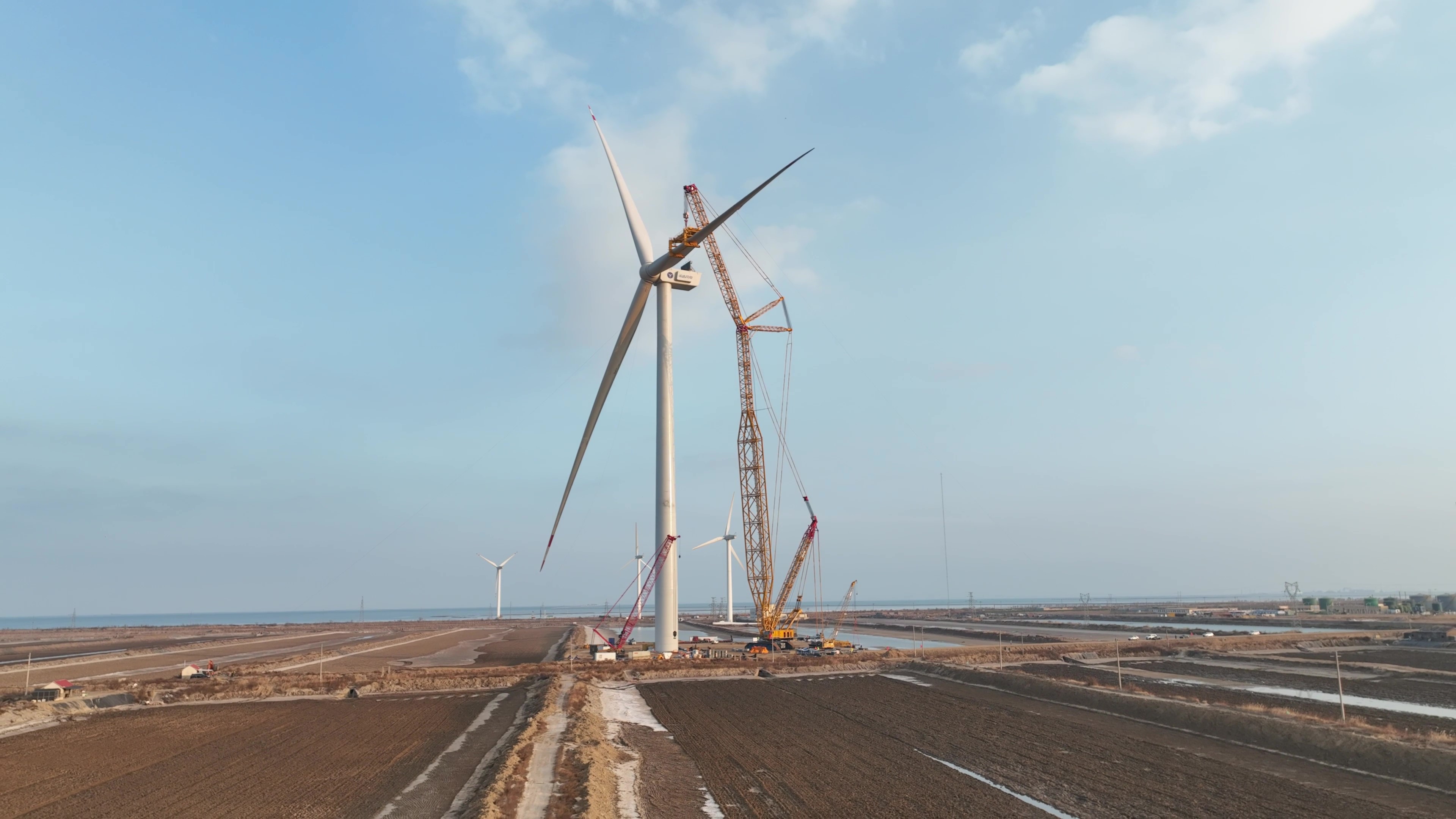 经年打磨今朝亮剑！918博天娱乐股份深远海16MW“海鹰”平台吊装成功